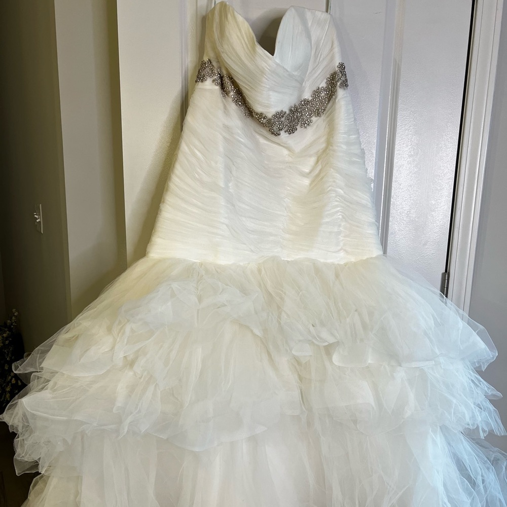 Ivory Wedding Gown  Size 18,  Mermaid, Ivan Blue